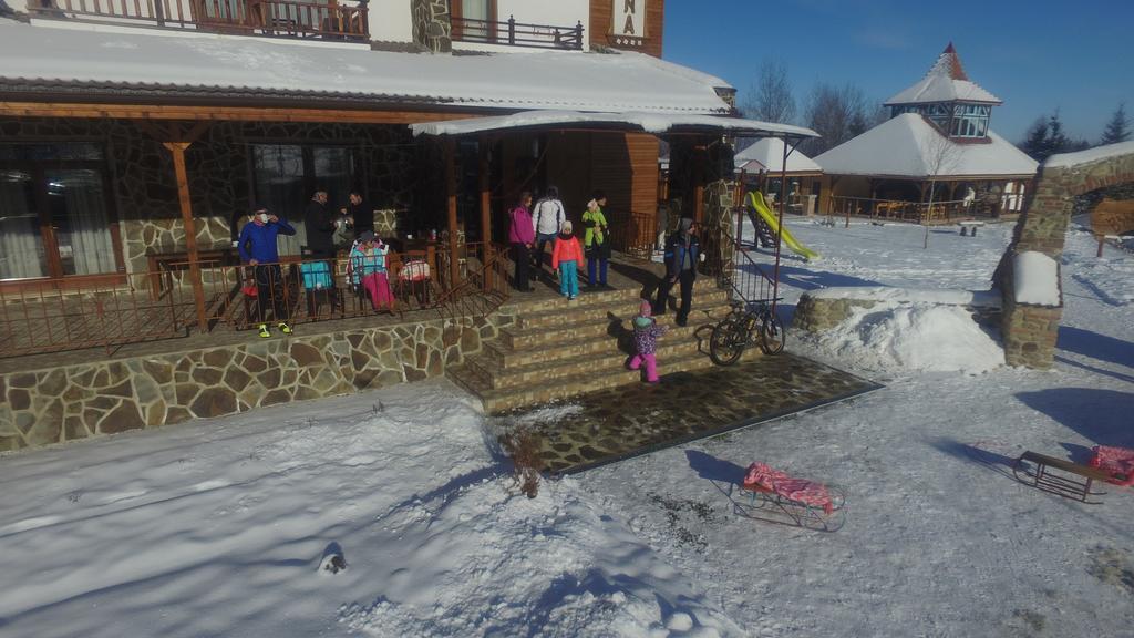 Farm stay Pensiunea Casa Luanna Dragus